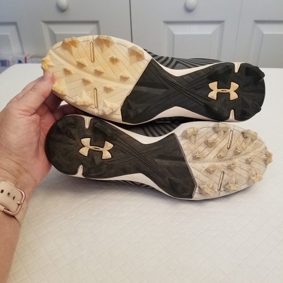 Under Armour Womens Glyde RM 3022076-001 Black Softball Cleats Shoes Size 8 - Picture 3 of 6